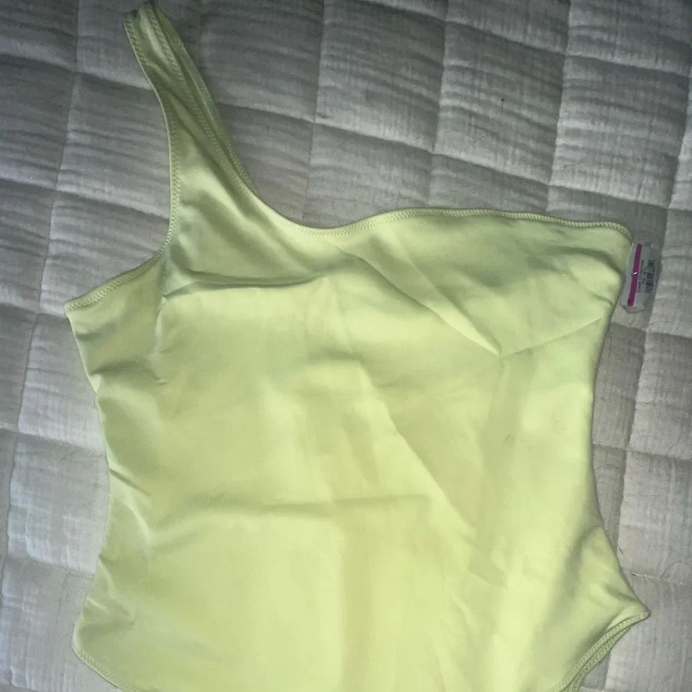 NWTs Good American One Shoulder Bathing Suit Lime Neon Green Size 2XL